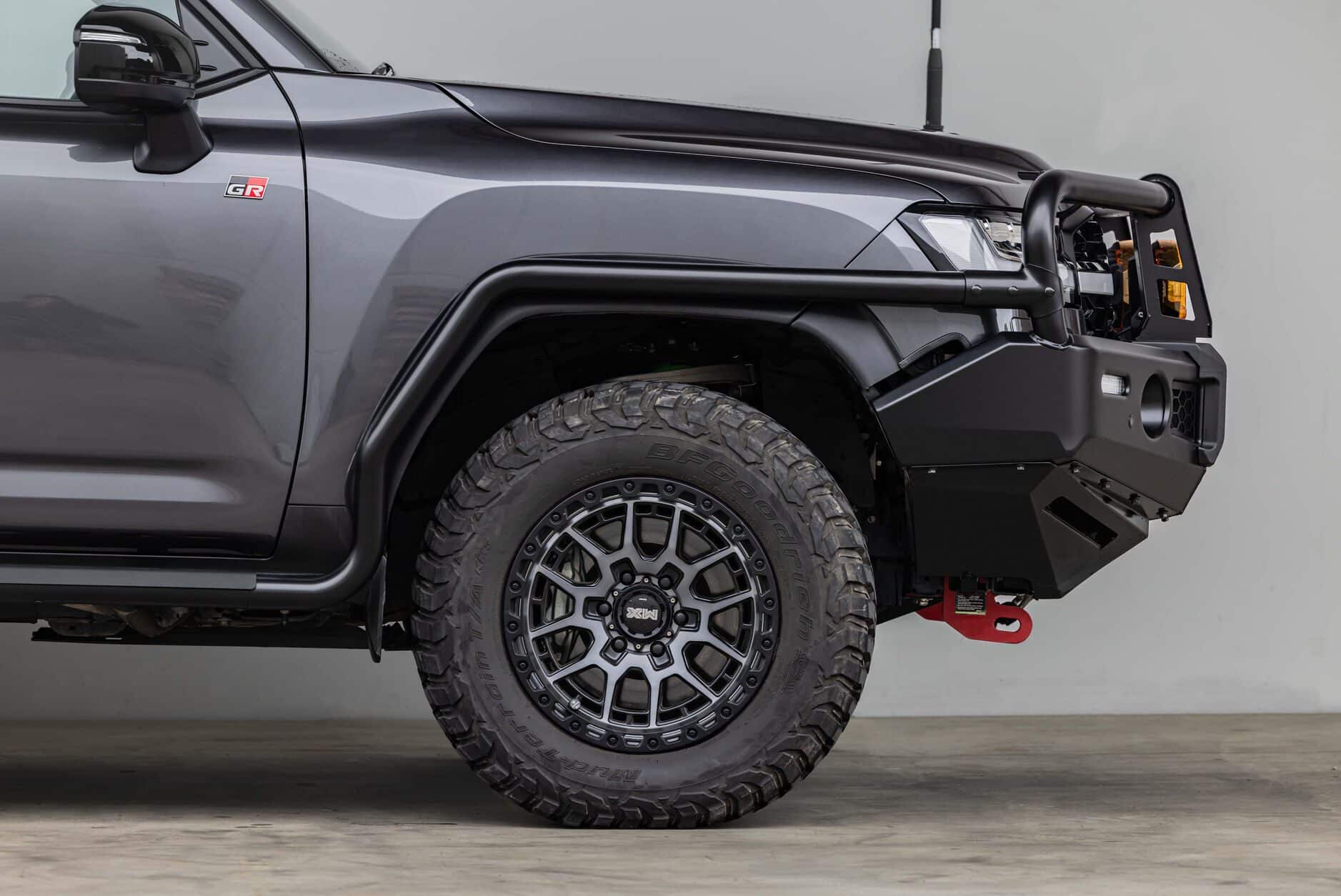 LC300 PREMIUM STEEL SIDE STEP