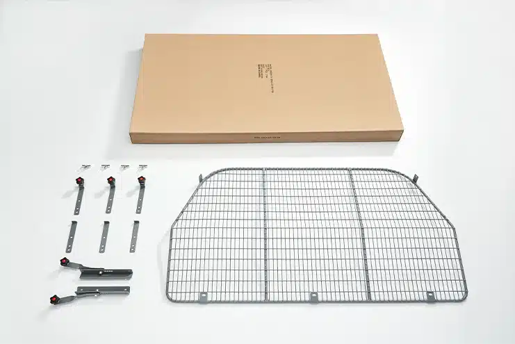 LC300 4WD INTERIORS HALF CARGO BARRIER