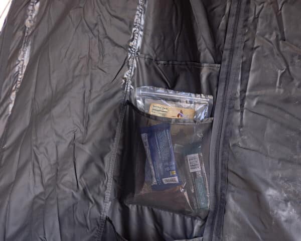 Room DeltaWing 180° Awning